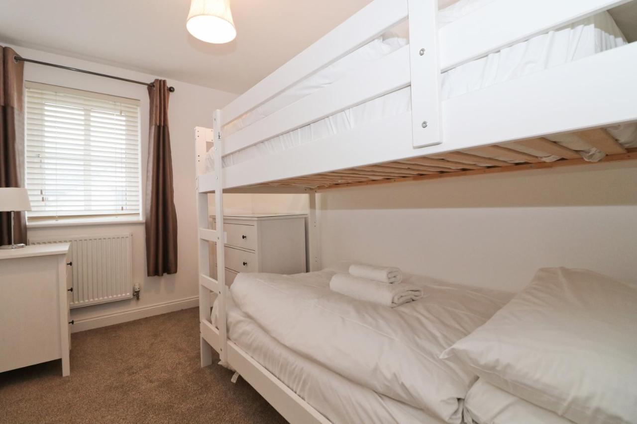 Near Beaches, Contemporary Home In Village Centre Saint Merryn Esterno foto